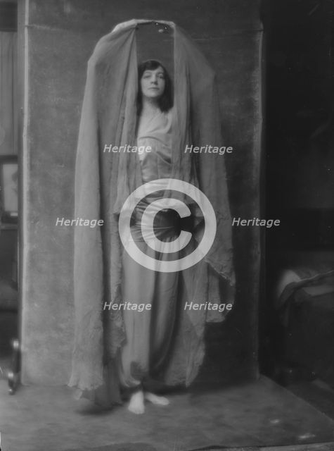Valentine, Gwendolyn, Miss, or her friend, portrait photograph, 1916. Creator: Arnold Genthe.