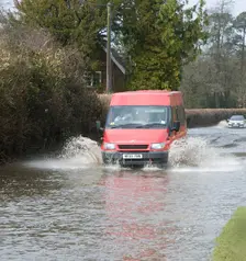 Van driving through Floods at Beauleu 2008