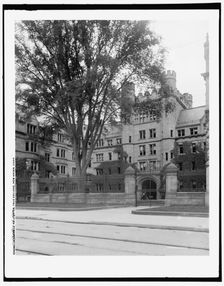 Vanderbilt Hall gates, Yale College, New Haven, Conn., between 1900 and 1906. Creator: Unknown