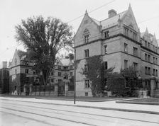 Vanderbilt Hall, Yale College, Conn., between 1895 and 1910. Creator: Unknown