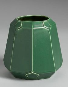 Vase, about 1910. Creator: Julius Dressler