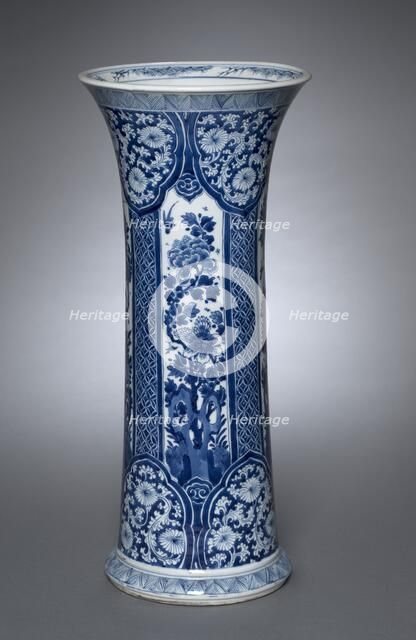 Vase, Qing dynasty (1644-1912), Kangxi reign (1661-1722). Creator: Unknown.
