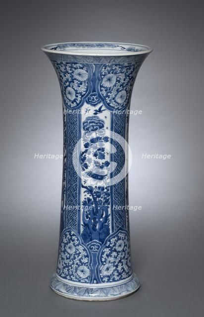 Vase, Qing dynasty (1644-1912), Kangxi reign (1661-1722). Creator: Unknown.