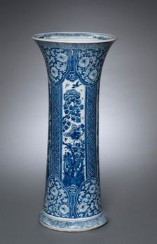 Vase, Qing dynasty (1644-1912), Kangxi reign (1661-1722). Creator: Unknown