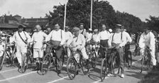 Veterans bicycle race, Landskrona, Sweden, c1910. Creator: Unknown