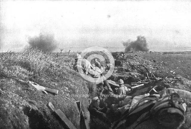 'Veille D'Attaque Generale; Le 2 septembre 1916, nos hommes observent le martelage..., 1916 (1924) Creator: Unknown.