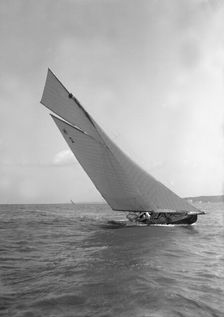 Verbena (H2), a gaff rig 8 Metre, sailing close-hauled, 1911. Creator: Kirk & Sons of Cowes