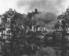 'Verdun avant la guerre et a present; Le bombardement de la ville basse 1916. Creator: Unknown