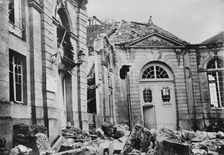 Verdun, entrance to Archbishop's Palace, 1916. Creator: Bain News Service