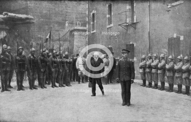 'Verdun; Le President de la Republique a la forteresse de Verdun, le 13 septembre', 1916. Creator: Unknown.