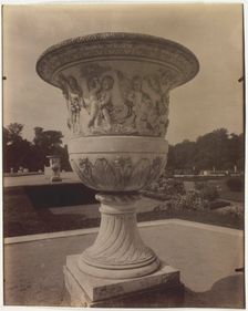 Versailles, Vase, 1905. Creator: Eugene Atget
