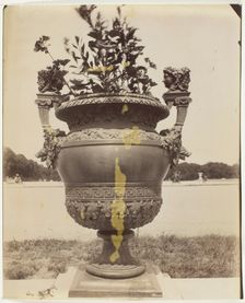 Versailles, Vase par Ballin, 1903. Creator: Eugene Atget