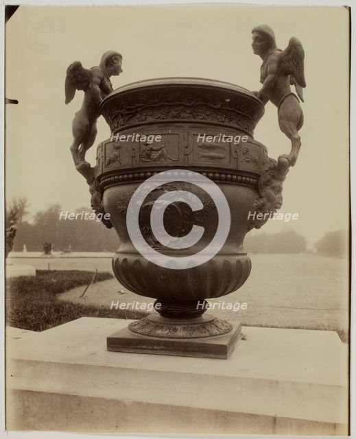 Versailles, Vase par Ballin, 1904. Creator: Eugene Atget.