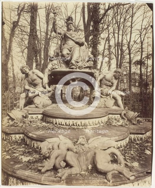 Versailles, Bosquet de l'Arc de Triomphe, 1904. Creator: Eugene Atget.