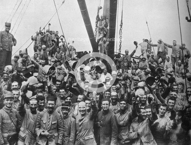 Vive la France: French troops on board a transport going to the Dardanelles', 1915. Artist: Unknown.