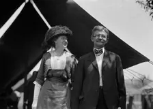 Vice President Marshall & wife - Gettysburg, 1913. Creator: Bain News Service