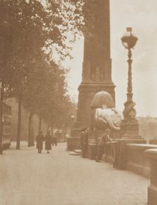 Victoria embankment. From the album: Photograph album - London, 1920s. Creator: Harry Moult