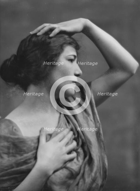 Victors, Miss, portrait photograph, 1915 May 18. Creator: Arnold Genthe.