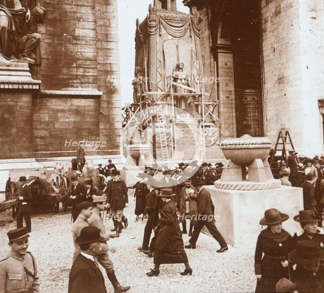 Victory celebration, civilians at the Arc de Triomphe, Paris, France, July 1919. Artist: Unknown.