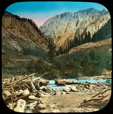View between Sonamarg and Baltal, Kashmir, India, late 19th or early 20th century