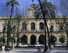 View of the City Hall façade, construction begun in 1527 by Diego Riaño