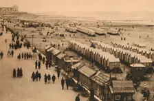View of the Esplanade towards the Palace Hotel and Cabins c1928
