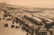View of the Esplanade towards the Palace Hotel and Cabins c1928
