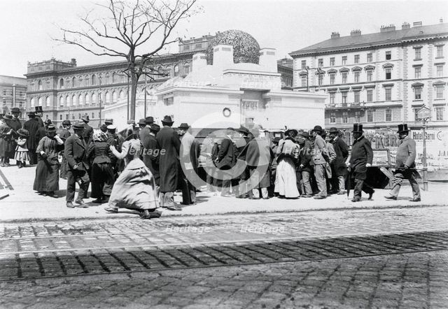 View of the Secession Exhibition Building from Gemüsemarkt, 1899.