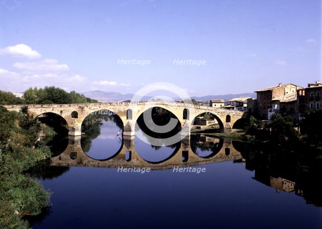 View of the Romanesque bridge over Arga river in Puente de la Reina, Navarre.