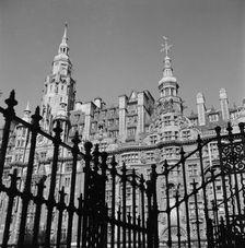 View over cast iron railings towards the Imperial Hotel, Russell Square, Bloomsbury, early 1960s. Creator: John Gay