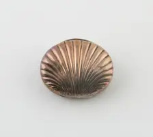 Vinaigrette in the Form of a Scallop Shell, Birmingham, 1816/17. Creator: Possibly Joseph Willmore