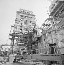 Vintners Place, Upper Thames Street, Queenhithe, London, 31/05/1990. Creator: John Laing plc
