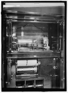 Violano Virtuoso, between 1914 and 1917. Creator: Harris & Ewing