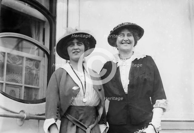 Violet Heming & Mabel Norton, between c1910 and c1915. Creator: Bain News Service.