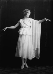 Violet Romer, between c1910 and c1915. Creator: Bain News Service