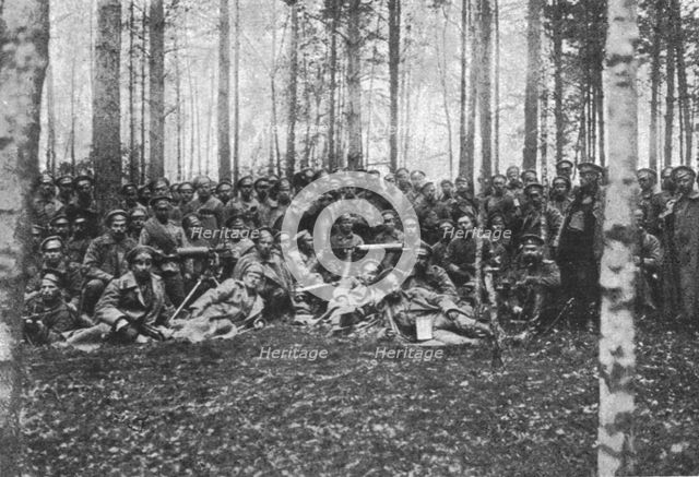 'Visions de guerre sur le front russe; la compagnie de chasseurs qui a pris des tranchees..., 1916. Creator: L.H Grondijs.