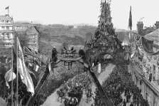 'Visit of the Prince of Wales to Bournemouth; The Royal Procession passing under the... 1890. Creator: Unknown