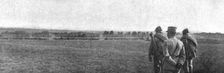 Visite du general Joffre aux troupes Russes en Champagne; Manoeuvres d'attaque et de..., 1916. Creator: Unknown