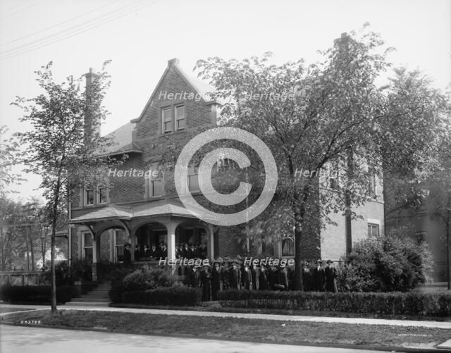 Visiting nurses' building, Detroit, Mich., between 1905 and 1915. Creator: Unknown.