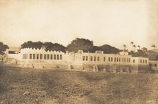 Vue du Divan et du Palais du Gouverneur, à Syout, 1849-50. Creator: Maxime du Camp