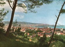 'Vue generale d'Alger; Afrique du nord 1914. Creator: Jules Gervais-Courtellemont