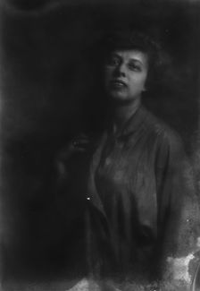Young, Robert Percy, Mrs., portrait photograph, 1916 Feb. 11. Creator: Arnold Genthe