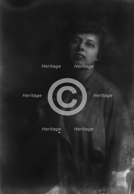 Young, Robert Percy, Mrs., portrait photograph, 1916 Feb. 11. Creator: Arnold Genthe.