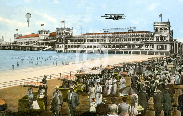 Young's New Million Dollar Pier, Atlantic City, New Jersey, USA, 1913. Artist: Unknown