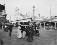 Young's pier & boardwalk, Atlantic City, N.J., between 1895 and 1910. Creator: Unknown