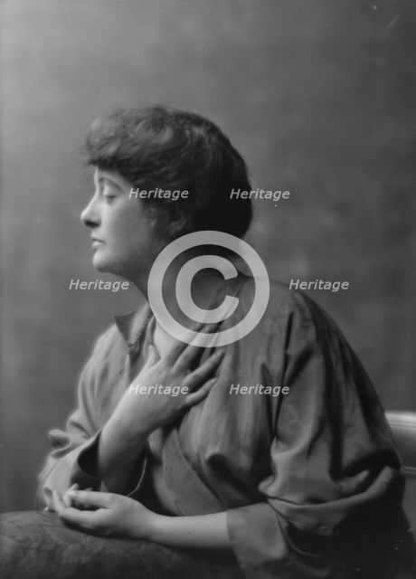 Yocum, George, Mrs., portrait photograph, 1916 Mar. 10. Creator: Arnold Genthe.