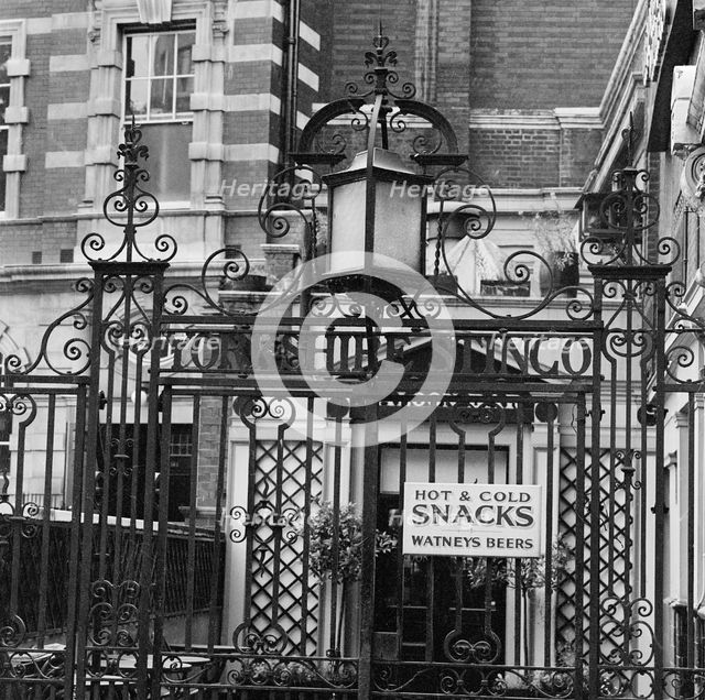 Yorkshire Stingo, Marylebone Road, Lisson Grove, London, 1964. Artist: John Gay