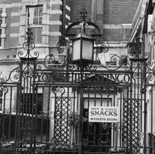 Yorkshire Stingo, Marylebone Road, Lisson Grove, London, 1964. Artist: John Gay