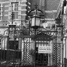 Yorkshire Stingo, Marylebone Road, Lisson Grove, London, 1964. Artist: John Gay