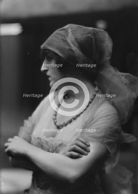 Yorska, Mme., portrait photograph, 1913. Creator: Arnold Genthe.